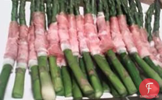 Espargos frios com Prosciutto e limão