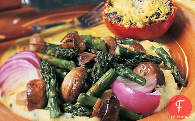 Espargos assados em Polenta de parmesão