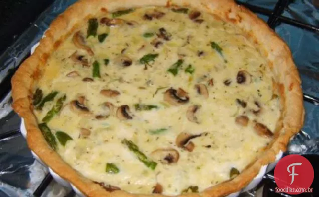 Quinta saudável cogumelo, aspargos e quiche de Bacon