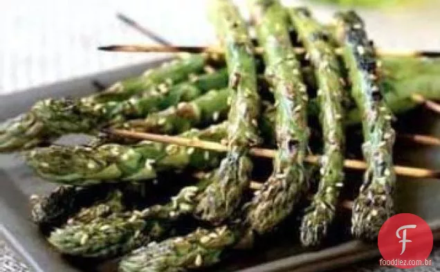 Espargos grelhados com manteiga de Gorgonzola