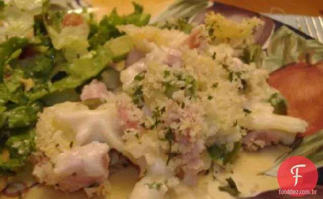 Presunto cremoso e macarrão assar