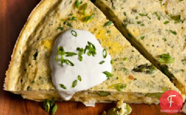 Fritada de aspargos com creme azedo de rábano