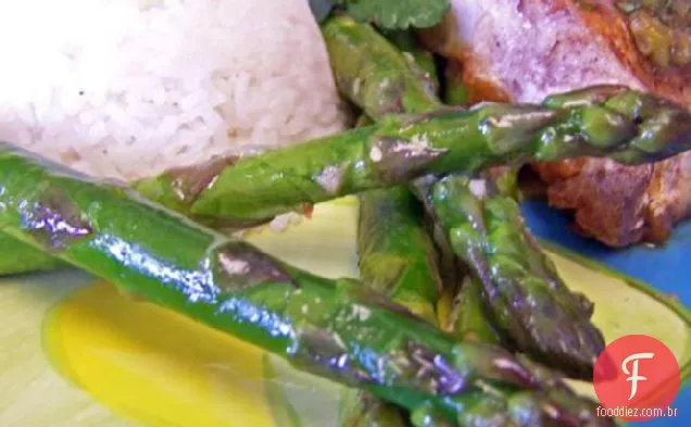 Espargos Com Coalhada De Limão