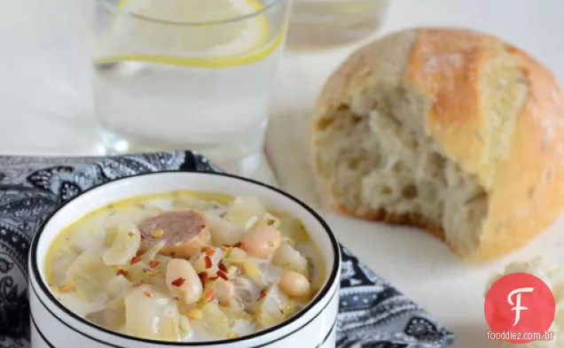 Repolho, Feijão Branco E Sopa De Salsicha