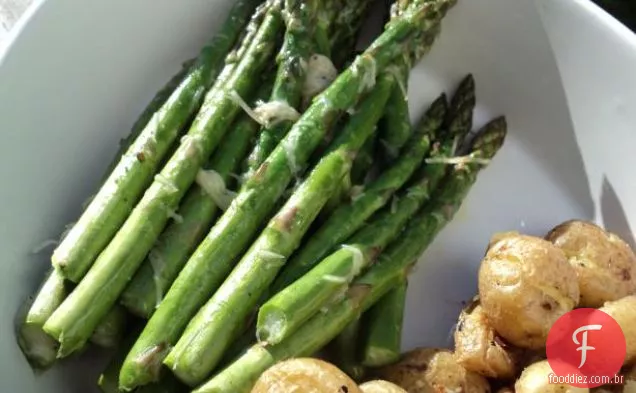 Espargos Grelhados Com Vinagrete De Pimenta