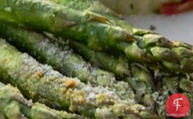 Espargos assados com parmesão