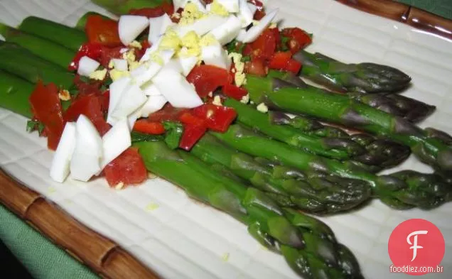 Espargos Com Manjericão-Manteiga De Parmesão