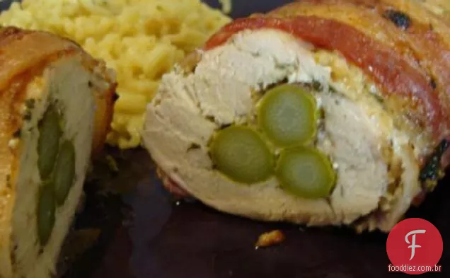 Frango embrulhado com Bacon e aspargos