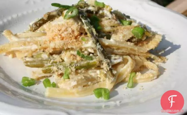Fettuccine Com Espargos, Limão , Pinhões E Mascarpone