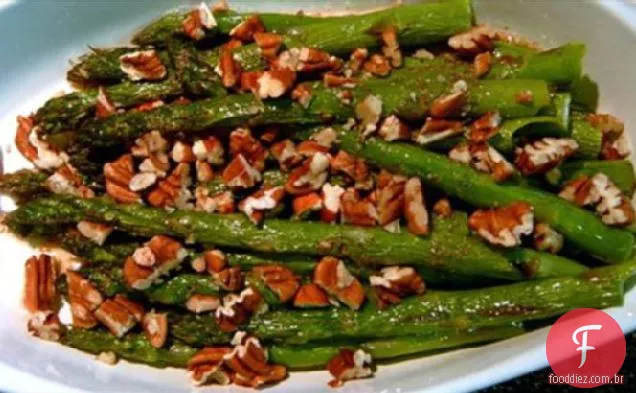 Espargos Com Manteiga De Noz-Moscada Picante