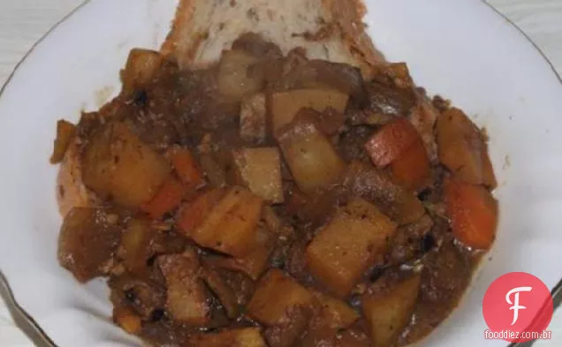 Creme de sopa de alho com vegetais de raiz
