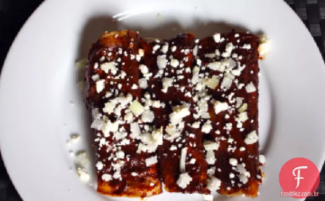 Enchiladas Vermelhas Com Queso Añejo
