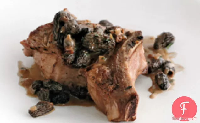 Costeleta de vitela assada com cogumelos