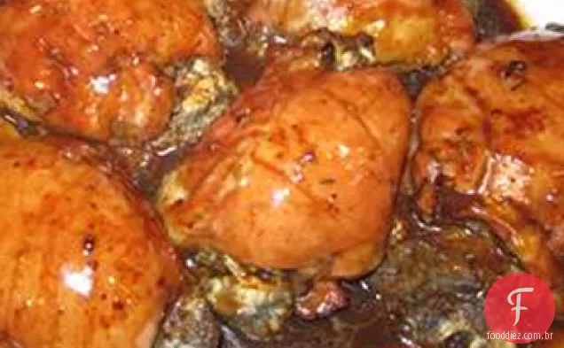 Peito de Frango Recheado com cogumelos em molho balsâmico