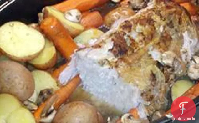 Carne de porco assada com legumes