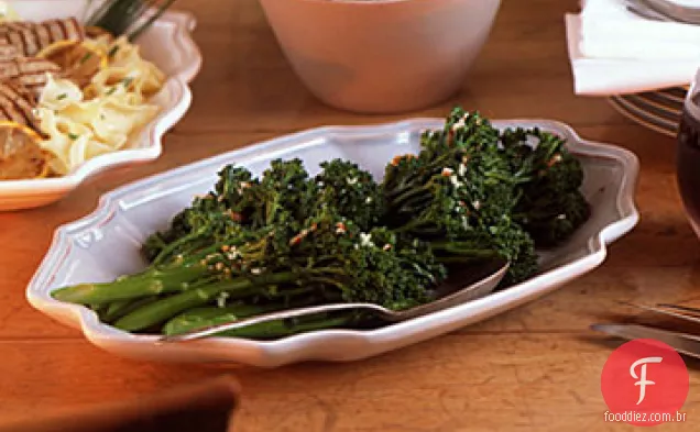Broccolini Salteado picante com alho