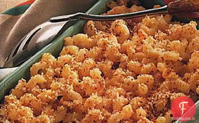 Gratinado de massa de três queijos com crosta de amêndoa