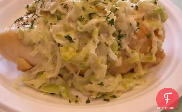 Frango com alho-poró e creme