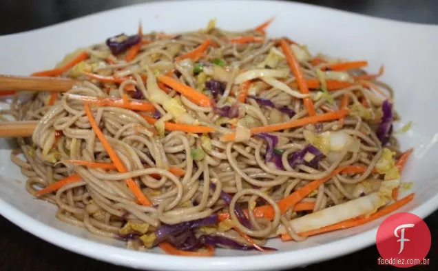 Salada De Macarrão Asiática