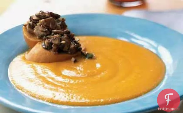 Sopa de pimenta amarela com Croutons de cogumelos selvagens