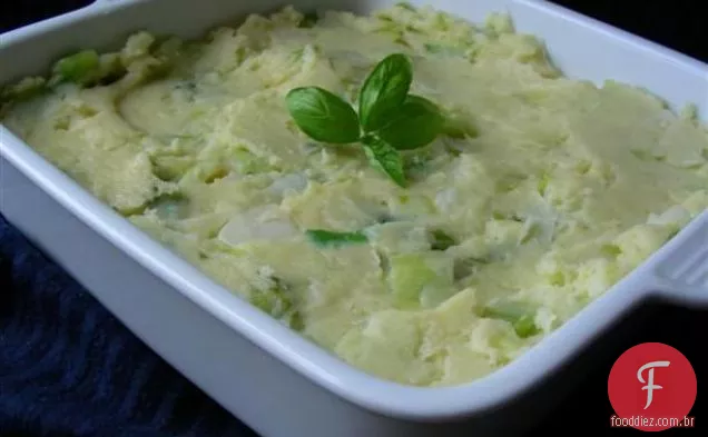 Queijo alho-poró e batata assar