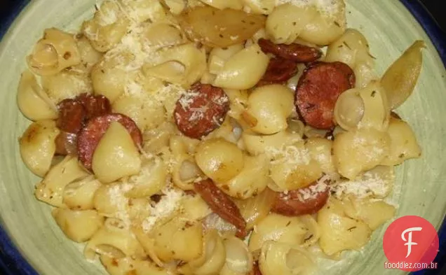Macarrão com alho-poró e Salsicha
