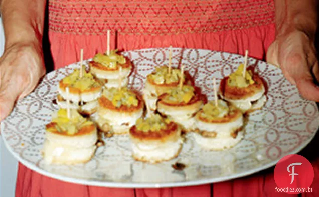Sanduíches Petite Camembert com receita de alho-poró e Cremini