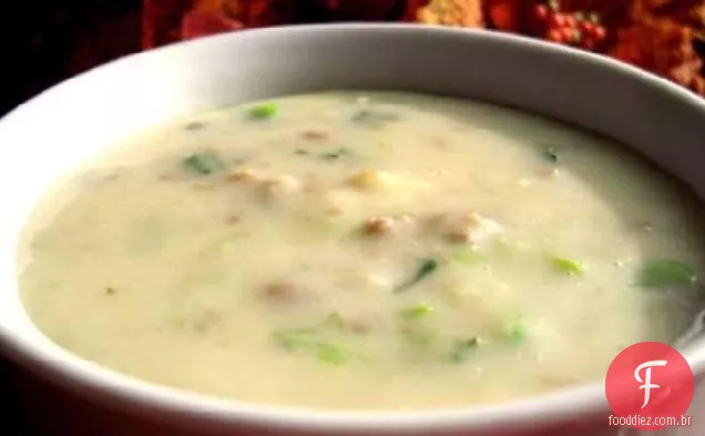 Sopa de batata e alho-poró saudável