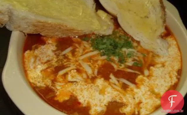 Salsicha, alho-poró e recheio de groselha