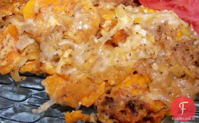 Torta de batata doce, queijo e alho-poró