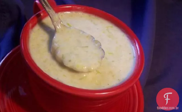 Creme de sopa de alho-poró com cebola