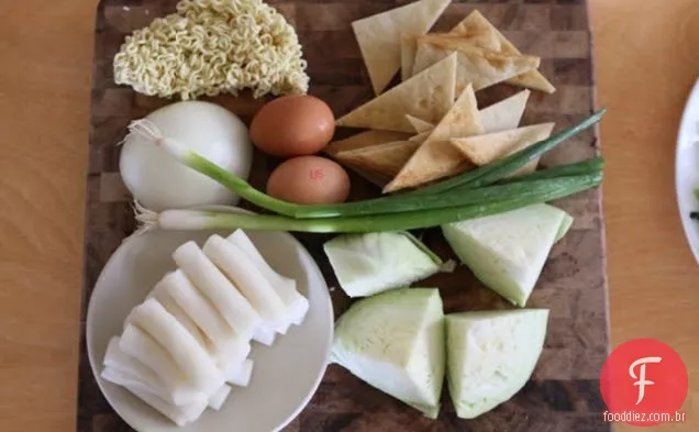 Bolo de arroz picante (dukbokki)