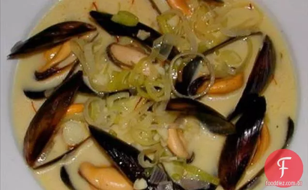Bolos De Caranguejo Com Molho De Creme Chardonnay