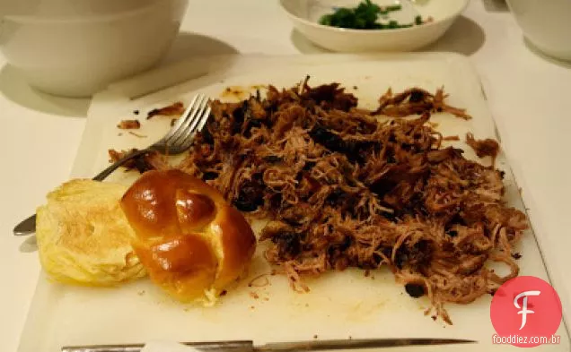 Sanduíches de porco puxados com Erva-doce-repolho Slaw