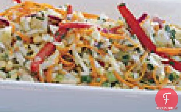 Repolho e milho Slaw com coentro e molho de laranja