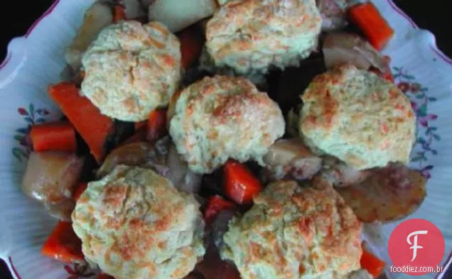Legumes de inverno sob um cobertor Cheddar fofo