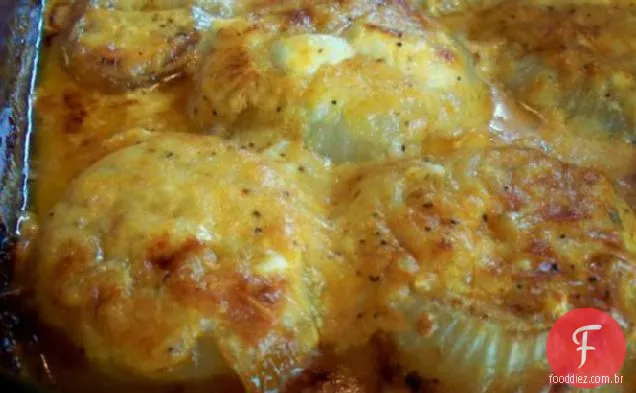 Cebola assada de queijo com páprica defumada