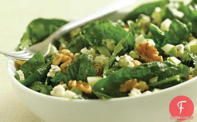 Corações de salada Romaine com maçã, cebola vermelha e vinagrete de cidra