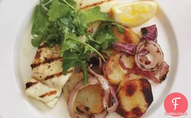 Alabote grelhado com batatas com sal e vinagre