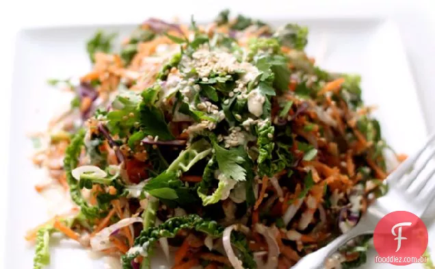 Molho De Creme De Gergelim Assado No Inverno Slaw & Tahini Com Laranja