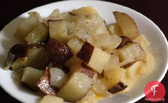 Batatas e cebolas cozidas no microondas