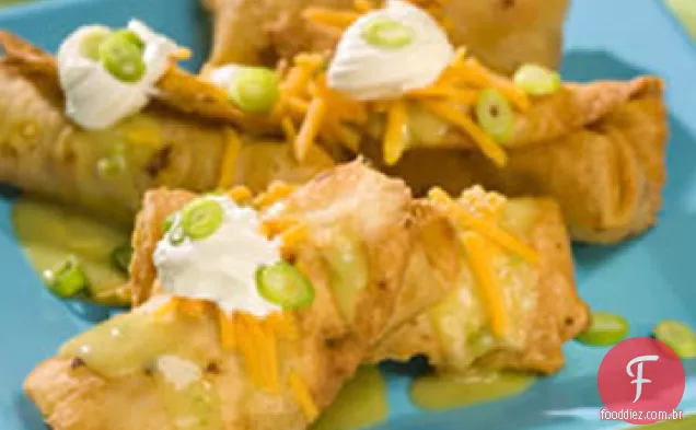 Chimichangas de frango com molho verde