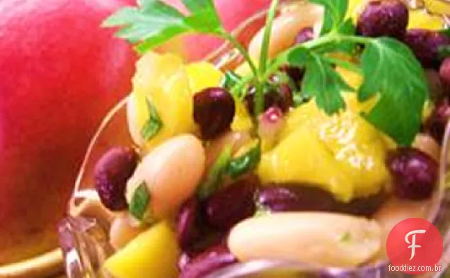 Salada de dois feijões e manga