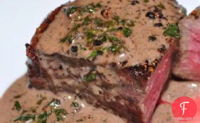 Filé Mignon com vinho tinto-molho de rábano