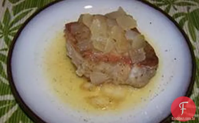 Costeletas de porco com gengibre em suco de laranja