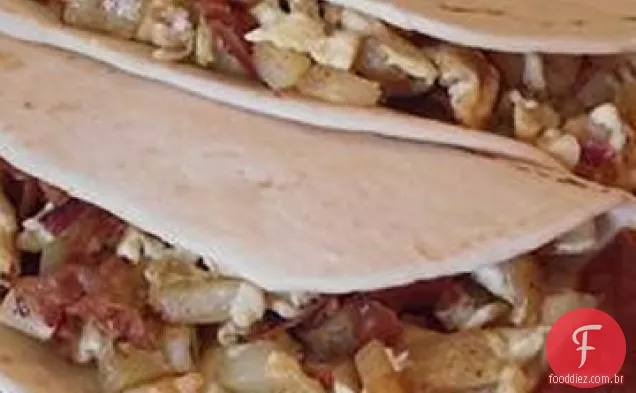 Bacon, batata e Taco Ole de ovo