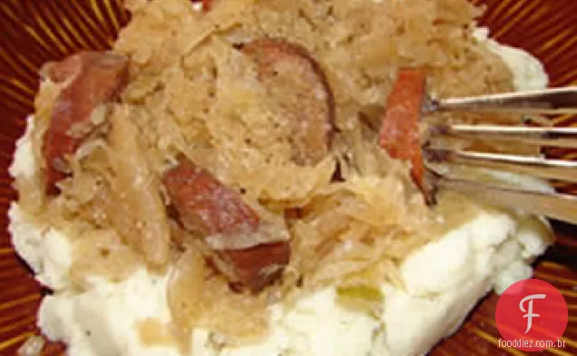 Fogão lento chucrute e Salsicha