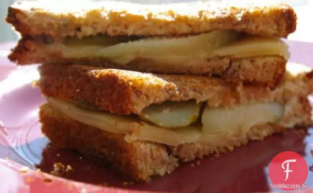 Queijo grelhado, picles e Sanduíche de cebola Vidalia