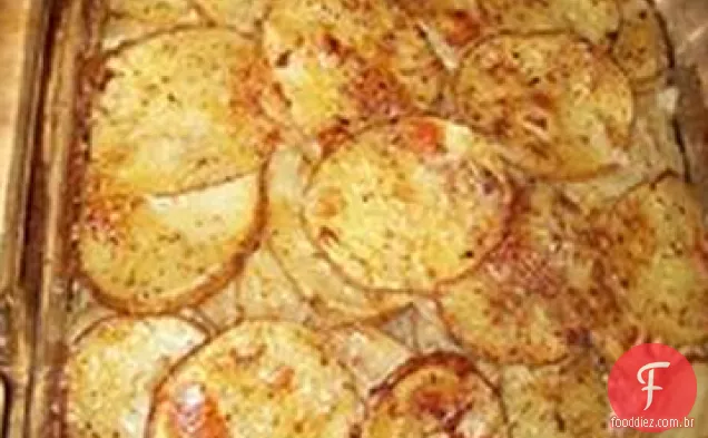 Batatas e cebolas recortadas