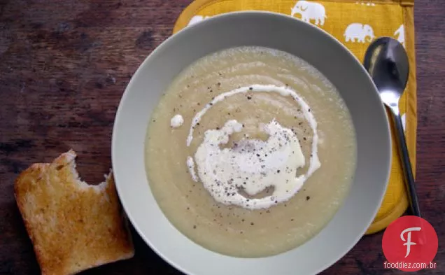 Sopa De Aipo E Maçã